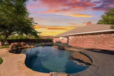 561 Medina Dr, Highland Village, TX 75077