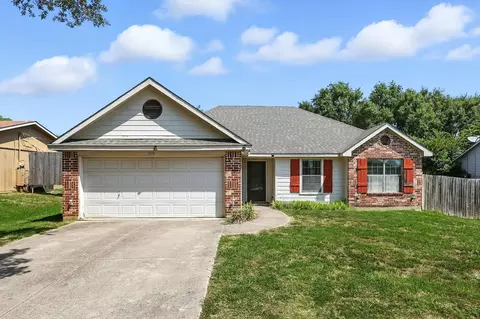 618 Matador Dr, Oak Point, TX 75068