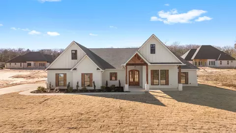14572 Woodland Creed Dr, Tyler, TX 75706