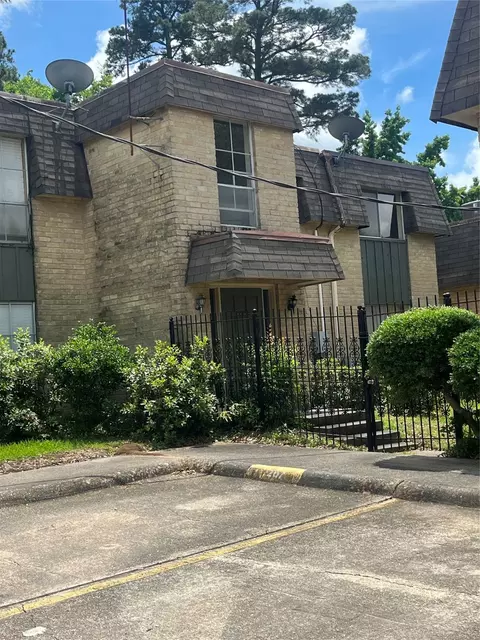 7000 Creswell Rd #208, Shreveport, LA 71106