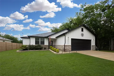 4312 Templeton St, Greenville, TX 75401