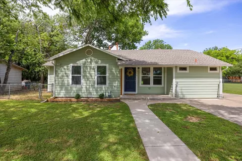 516 S Hannaford St, Granbury, TX 76048