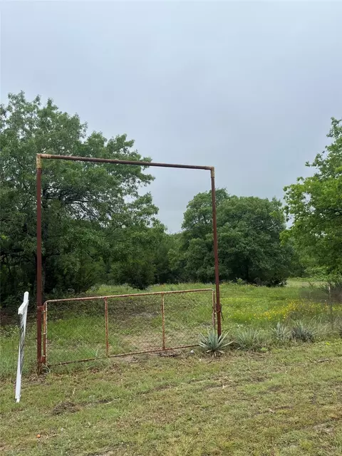 324 Mesa Grande Dr, Fort Worth, TX 76108