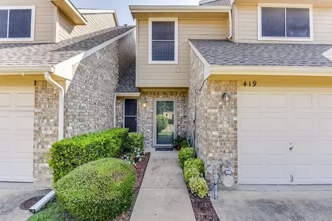 419 Oak Leaf Dr, Duncanville, TX 75137