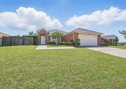 6903 Meadow Bend Dr, Arlington, TX 76002