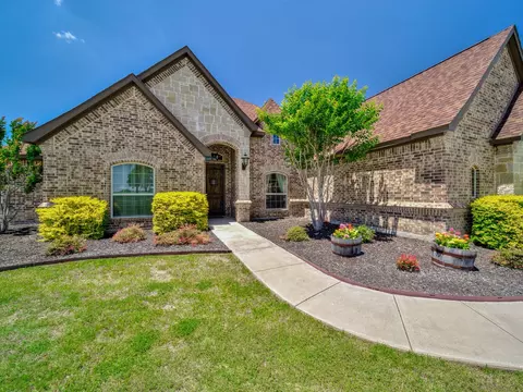 129 Spring Meadow Dr, Springtown, TX 76082 photo 2