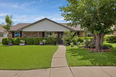 522 Caravaca Dr, Garland, TX 75043