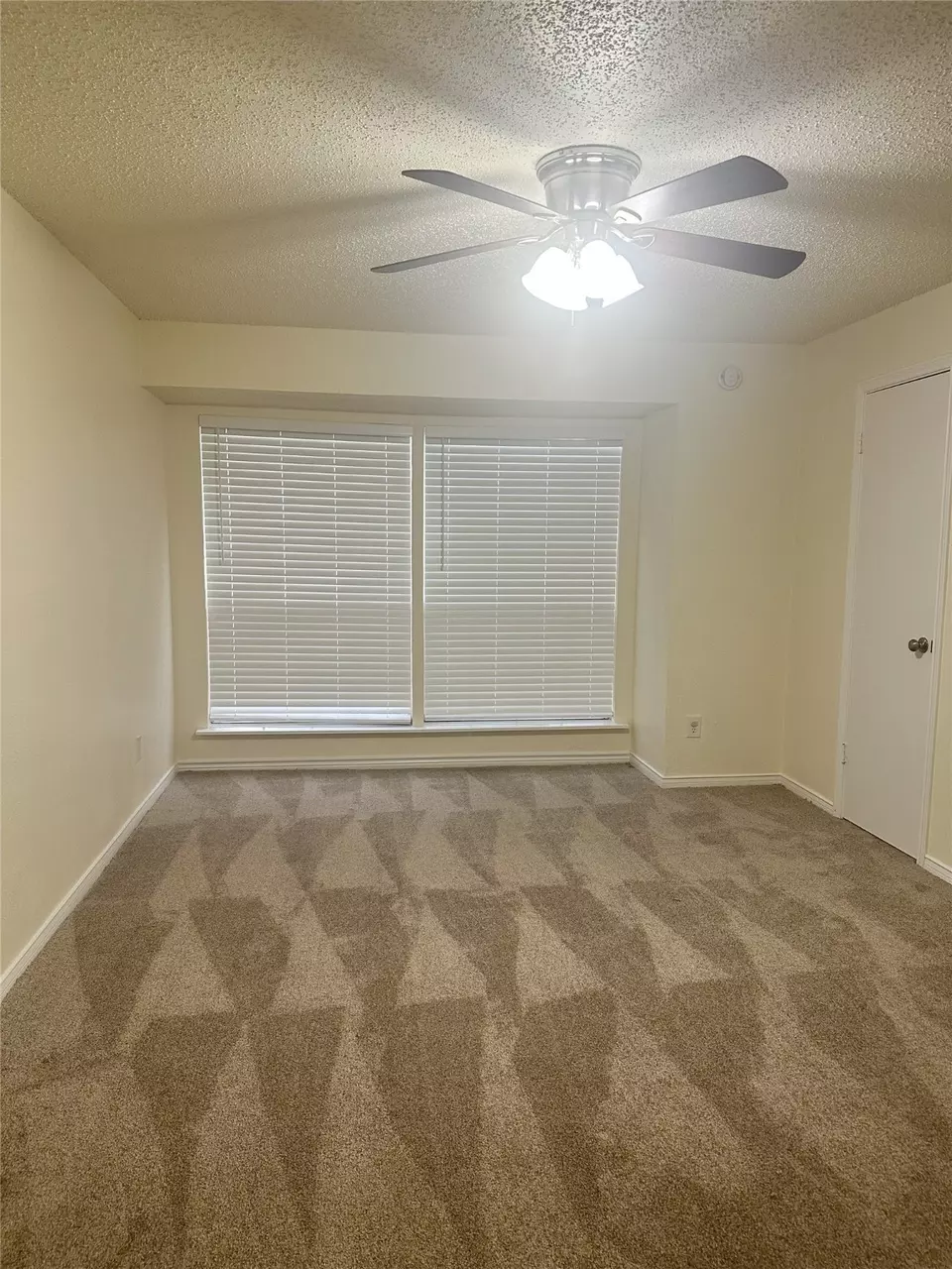 Bedroom - 12921 Abrams Rd #407, Dallas, TX 75243 photo 1 of 2
