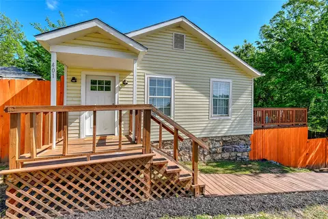 401 W Acheson St, Denison, TX 75020