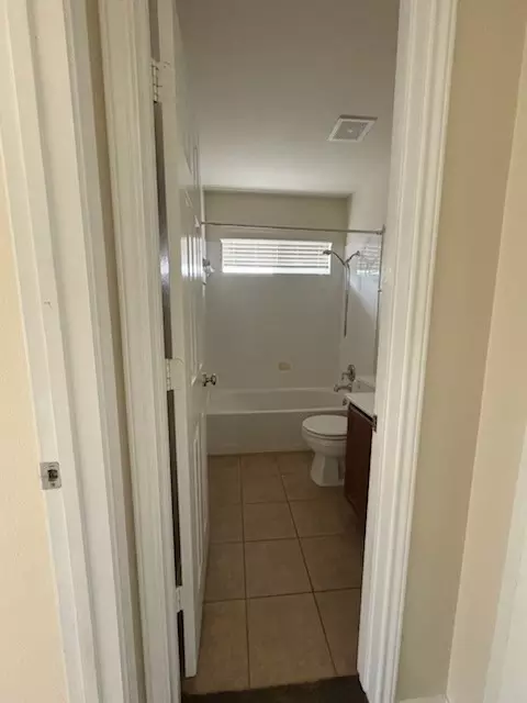 Bath - 10237 Marigold Rd, Waco, TX 76708 photo 1 of 4