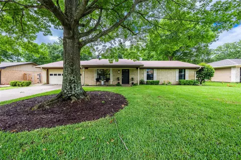 804 E Clinton Ave, Athens, TX 75751