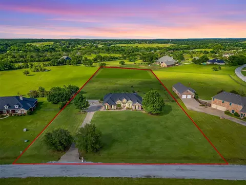 122 King Ranch Ct, Fort Worth, TX 76108