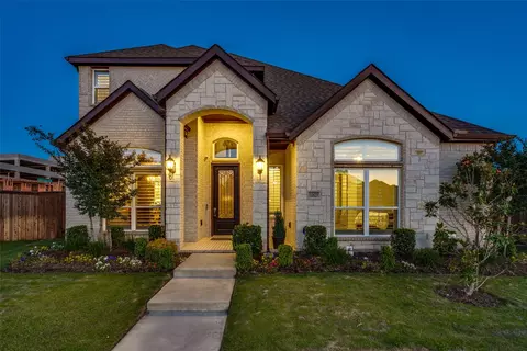12523 Royal Oaks Ln, Farmers Branch, TX 75234