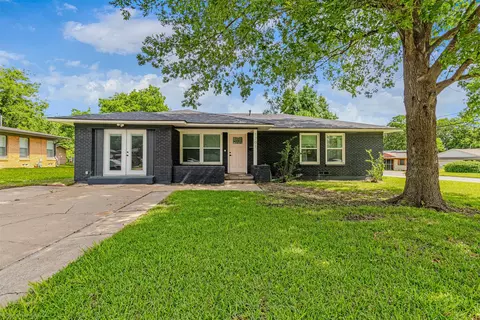 1701 W College St, Sherman, TX 75092