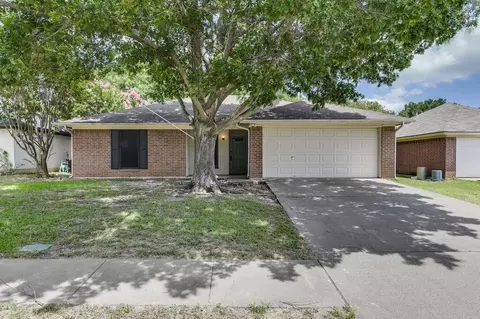 8 Ventnor Ave, Midlothian, TX 76065