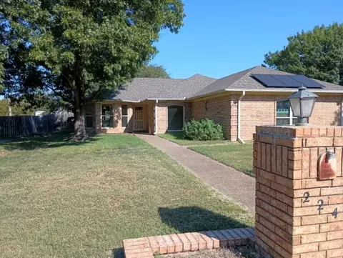 224 Crescent Dr, Hewitt, TX 76643