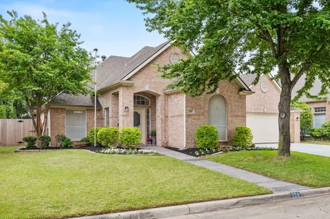318 Lakewood Dr, Trophy Club, TX 76262
