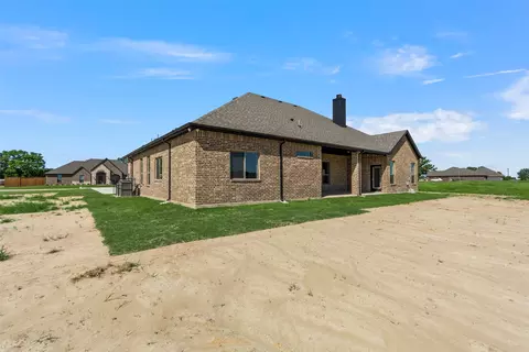 Exterior - 18145 Osage Ln, Terrell, TX 75160 photo 4 of 5