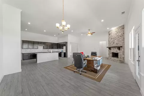 Living - 18145 Osage Ln, Terrell, TX 75160 photo 5 of 5
