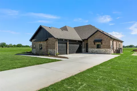 Exterior - 18145 Osage Ln, Terrell, TX 75160 photo 3 of 5