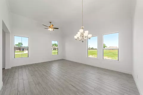 Living - 18145 Osage Ln, Terrell, TX 75160 photo 2 of 5