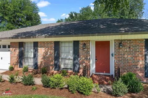 6121 Lovers Ln, Shreveport, LA 71105