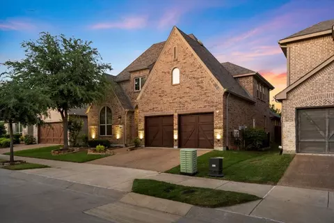 613 Warwick Blvd, Lewisville, TX 75056