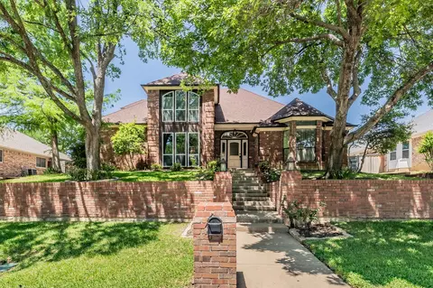 707 Kyle Dr, Arlington, TX 76011