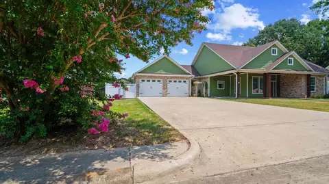 2105 Micah Dr, Mount Pleasant, TX 75455