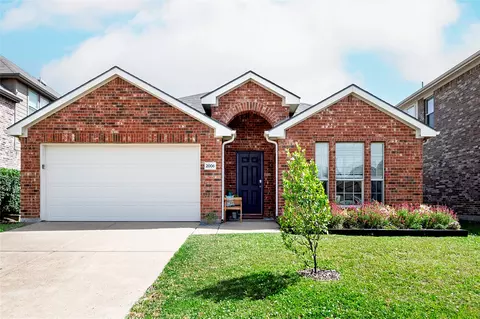 2006 Davy Crockett Dr, Forney, TX 75126