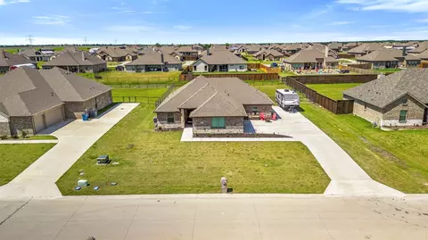 2010 Creekview Ln, Nevada, TX 75173