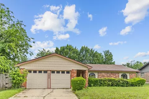 8420 Brookview Dr, North Richland Hills, TX 76182