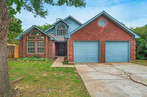 1115 Cherrytree Dr, Arlington, TX 76001