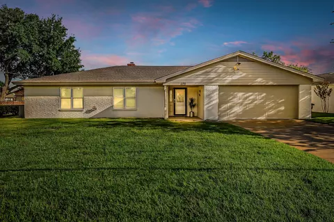 400 Tahiti Dr, Granbury, TX 76048
