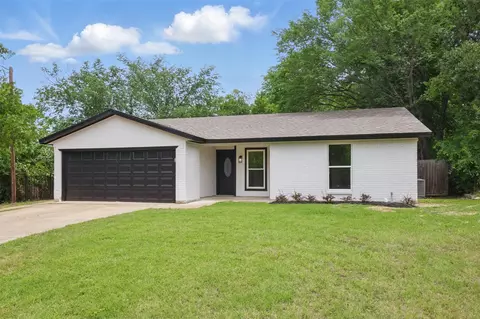 6828 Summit Ridge Dr, Watauga, TX 76148