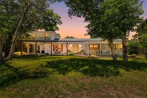 218 Rainbow Dr, Woodway, TX 76712