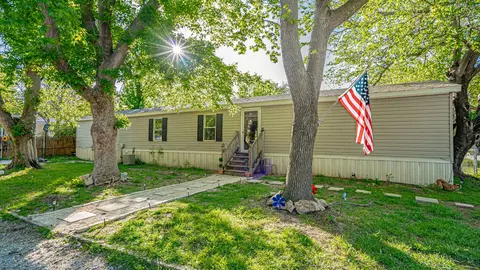 3622 Brook Valley St, Granbury, TX 76048