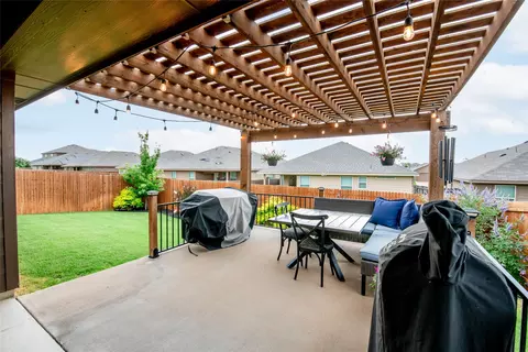 9332 Castorian Dr, Fort Worth, TX 76131
