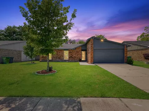 5601 Briarcrest Dr, Garland, TX 75043