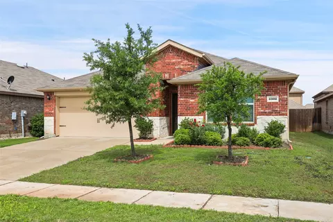 2302 Torch Lake Dr, Forney, TX 75126