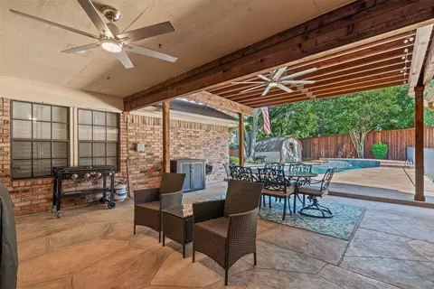 707 Hillview Dr, Arlington, TX 76011
