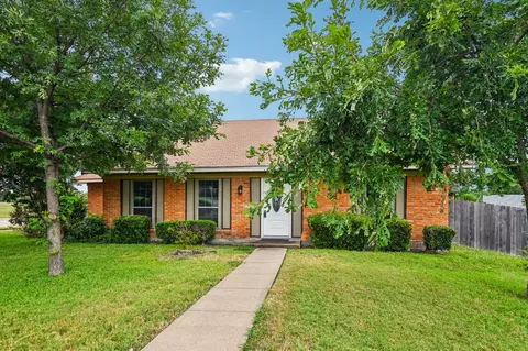 7702 Los Gatos Dr, Dallas, TX 75232