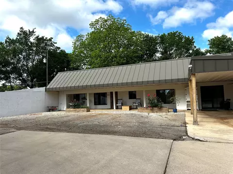 1075 County Road 32240, Sumner, TX 75486