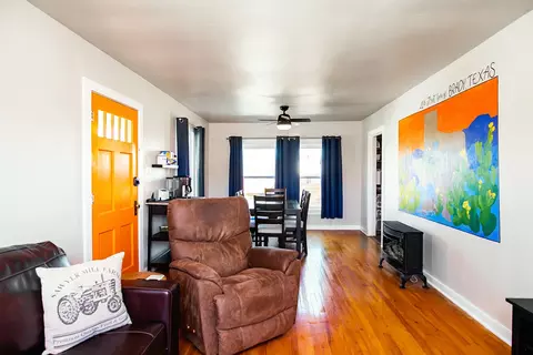 Living - 300 E 4th, Brady, TX 76825 photo 3 of 4