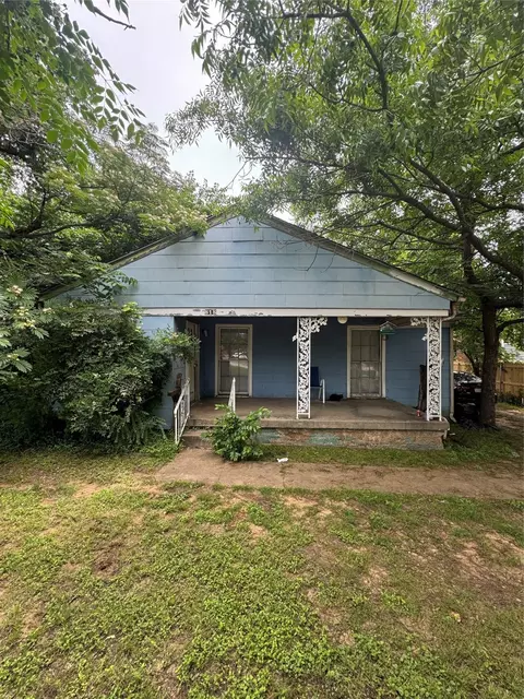818 S Irving Heights Dr, Irving, TX 75060
