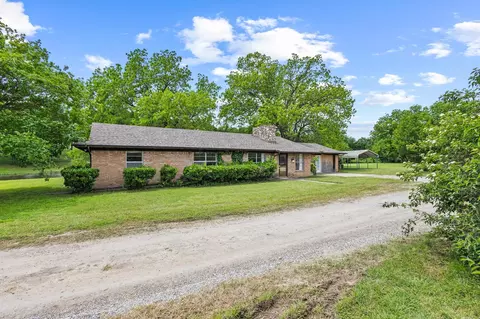 531 Eisenhower Rd, Denison, TX 75020