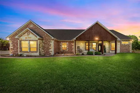 1527 Old Ranch Rd, China Spring, TX 76633