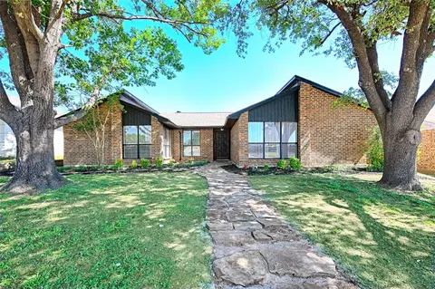 3229 Poteet Dr, Mesquite, TX 75150