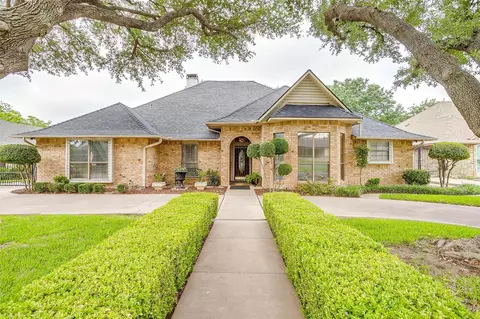5060 Lake View Cir, North Richland Hills, TX 76180