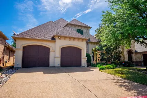 1860 Masters Dr, Desoto, TX 75115